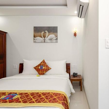 Hotel Khach San Pham Gia Đà Nẵng Exterior foto