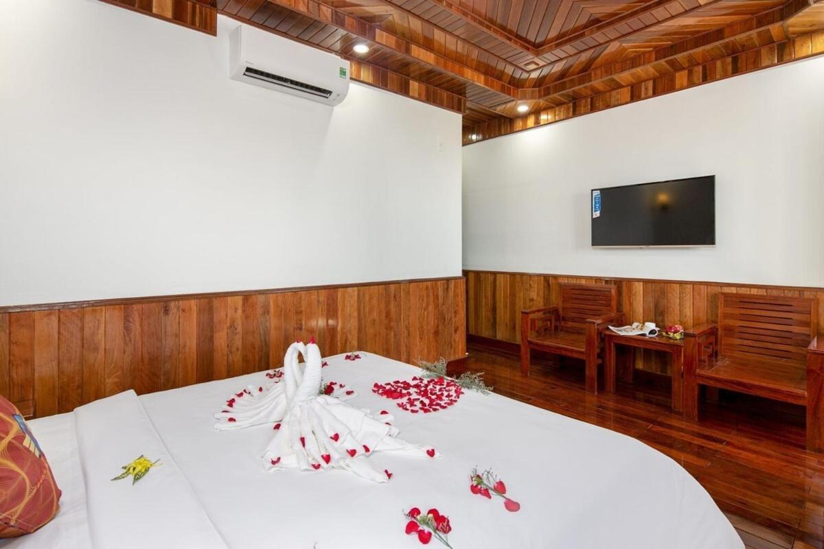 Hotel Khach San Pham Gia Đà Nẵng Exterior foto
